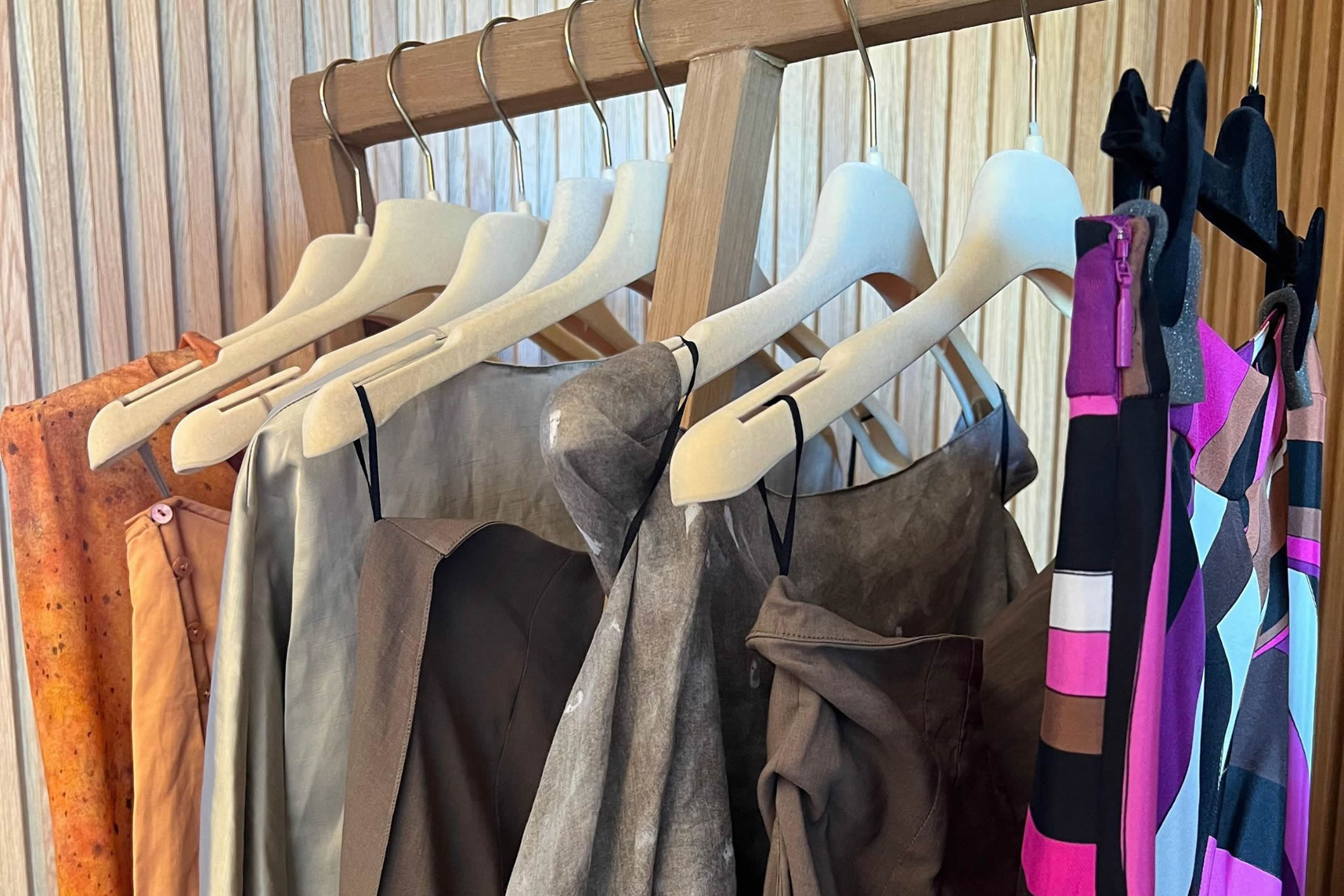 Selección de prendas femeninas en el brunch de Relojería Alemana con Patek Philippe