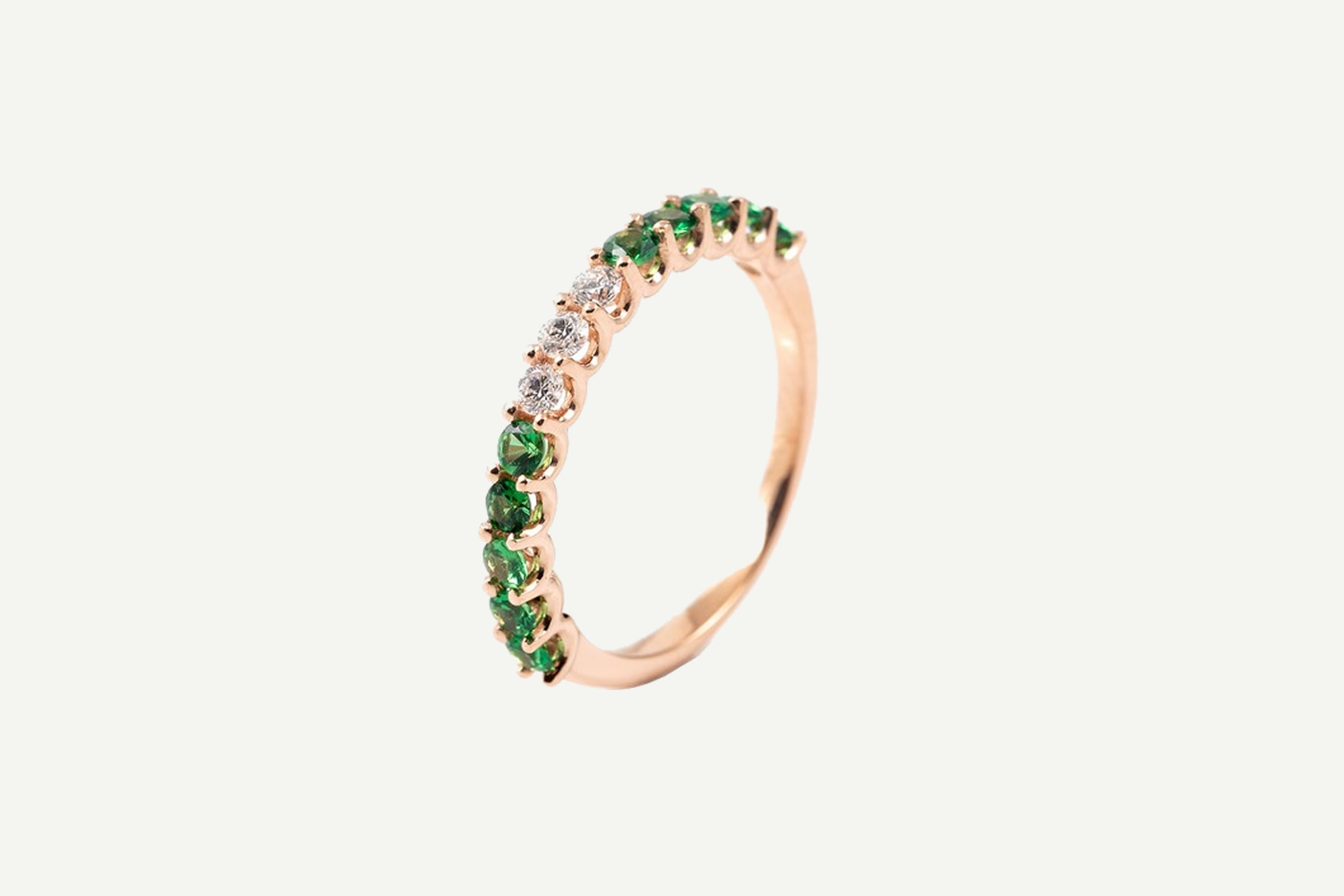 Anillo Setenta y Nueve en oro rosa con tsavoritas verdes y diamantes