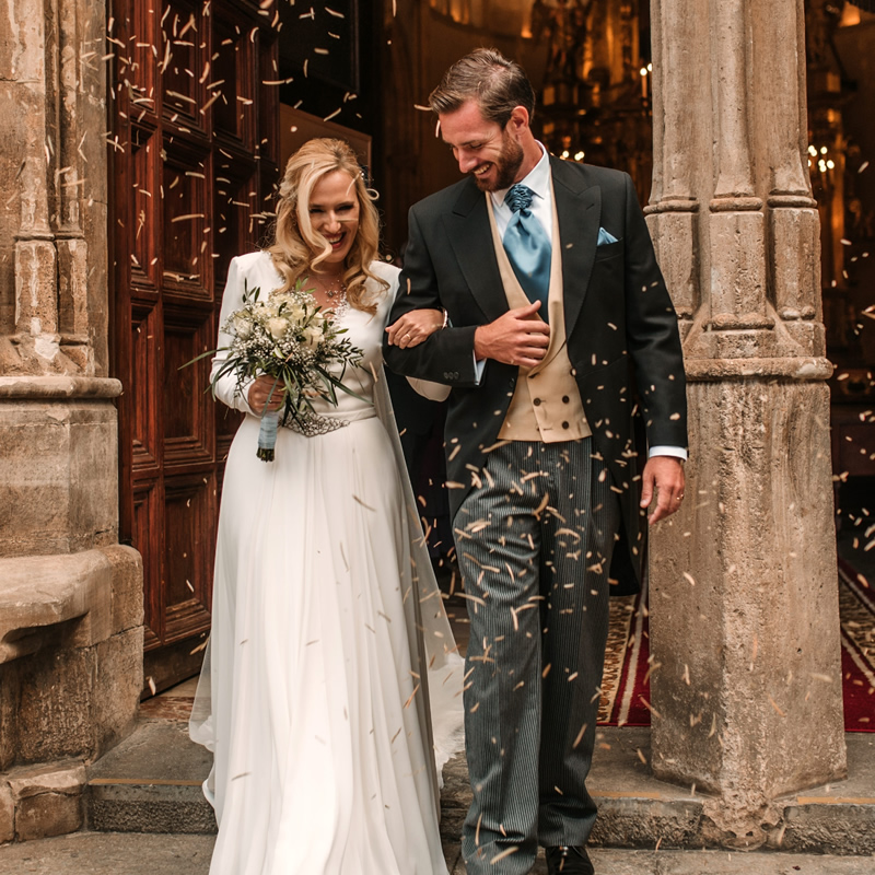 La historia del ‘Sí, quiero’ de Leti y John con alianzas de boda de Setenta y Nueve