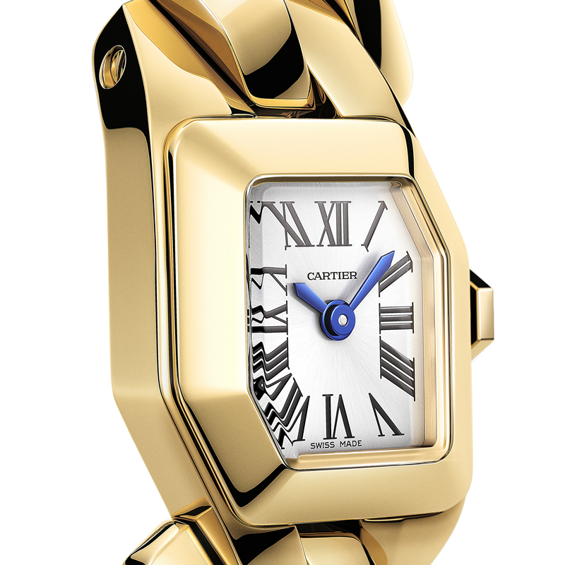 Detail of the Maillon watch by Cartier in yellow gold