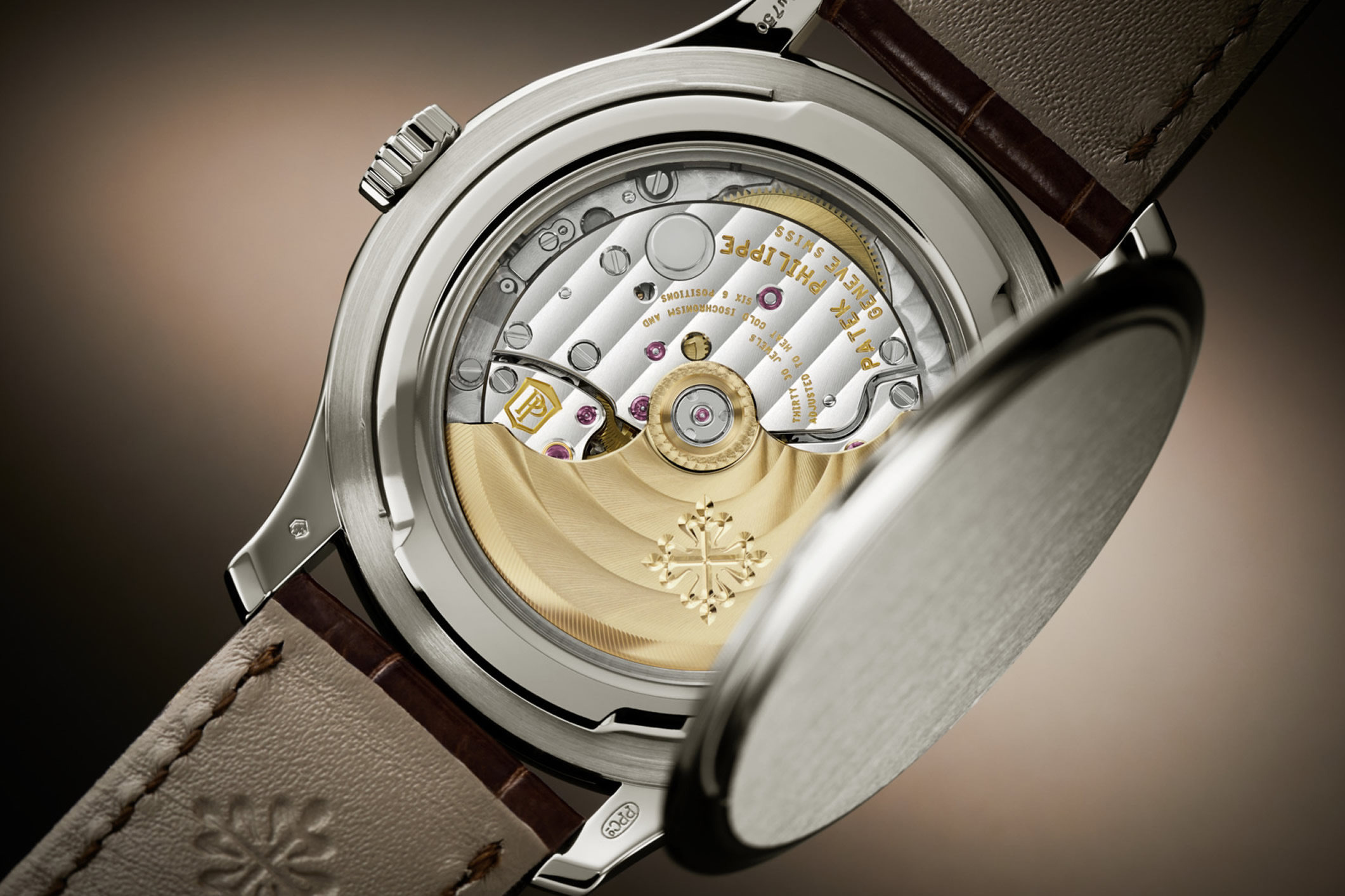 Nuevo reloj Calatrava 2026 de Patek Philippe con referencia 5227G-015 y caja estilo officier