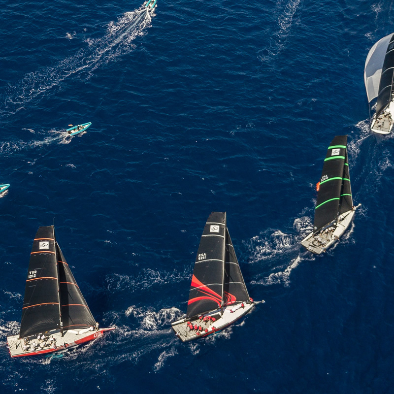 Los participantes de 52 Super Series en la bahía de Palma, patrocinada por Rolex