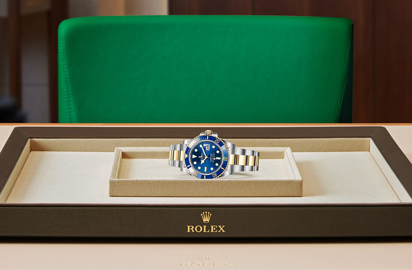 Reloj Rolex Submariner Date de acero Oystersteel, oro amarillo y esfera azul real  en Relojería Alemana