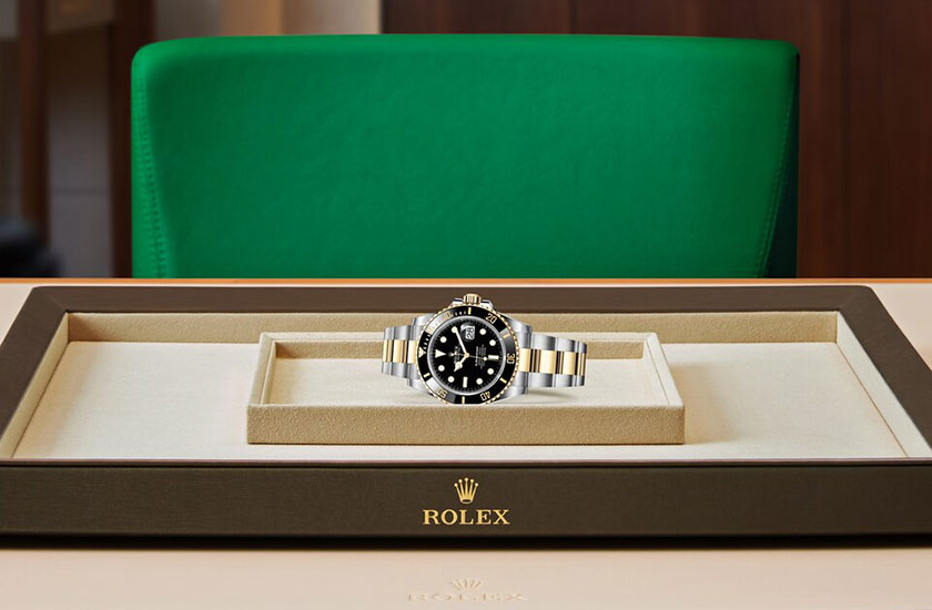 Reloj Rolex Submariner Date de oro amarillo y esfera negra watchdesk en Relojería Alemana