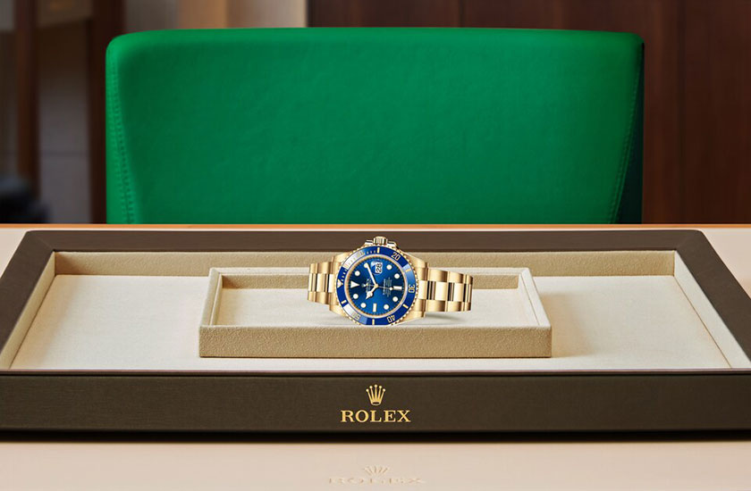 Rolex watch Submariner yellow gold and blue dial real in Relojería Alemana