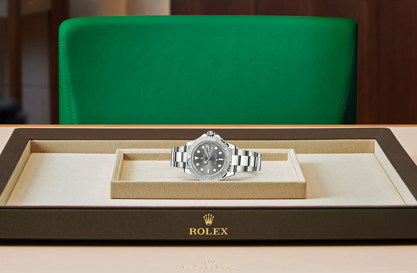Presentación reloj Rolex Yacht-Master 40 de acero Oystersteel y platino y esfera pizarra en Relojería Alemana