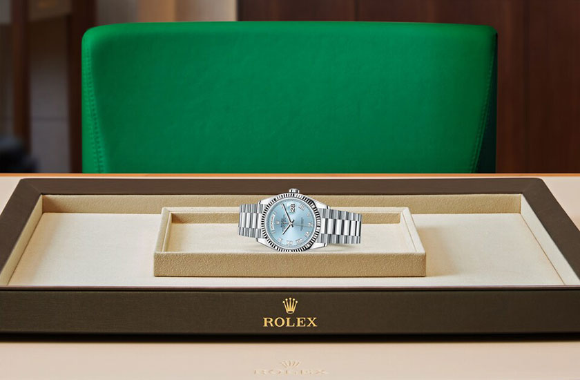  Rolex Day-Date 36 de platinum and blue dial glaciar watchdesk in Relojería Alemana