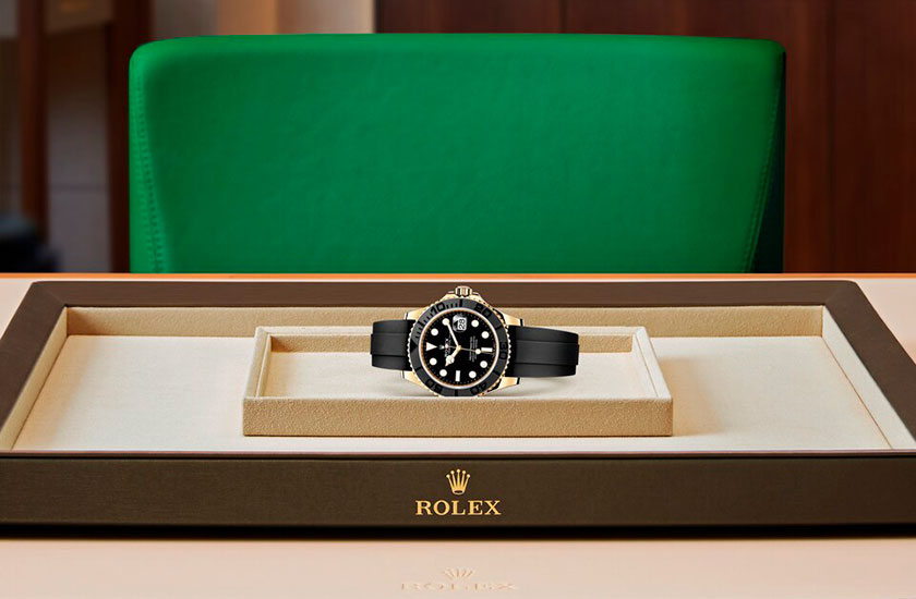 Presentation reloj Rolex Yacht-Master 42 yellow gold and Black Dial  in Relojería Alemana