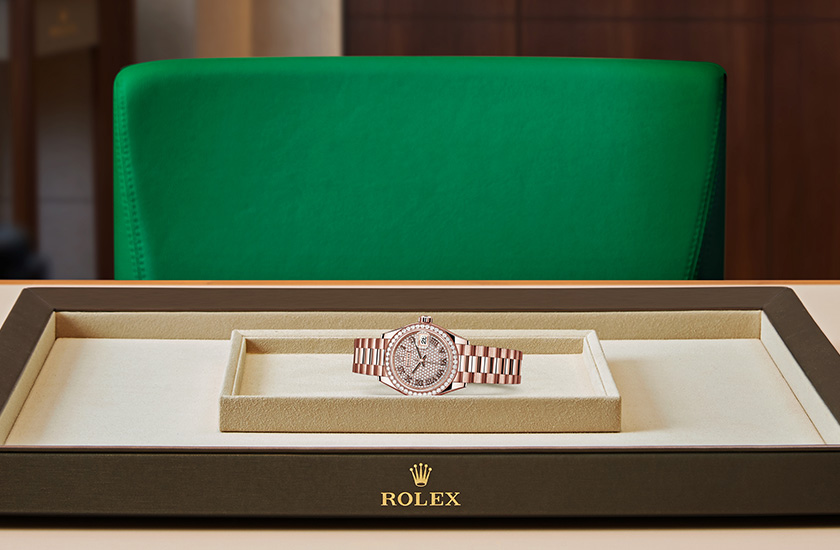 Presentation reloj Rolex Lady-Datejust Everose gold and diamonds and  Diamond-paved dial in Relojería Alemana