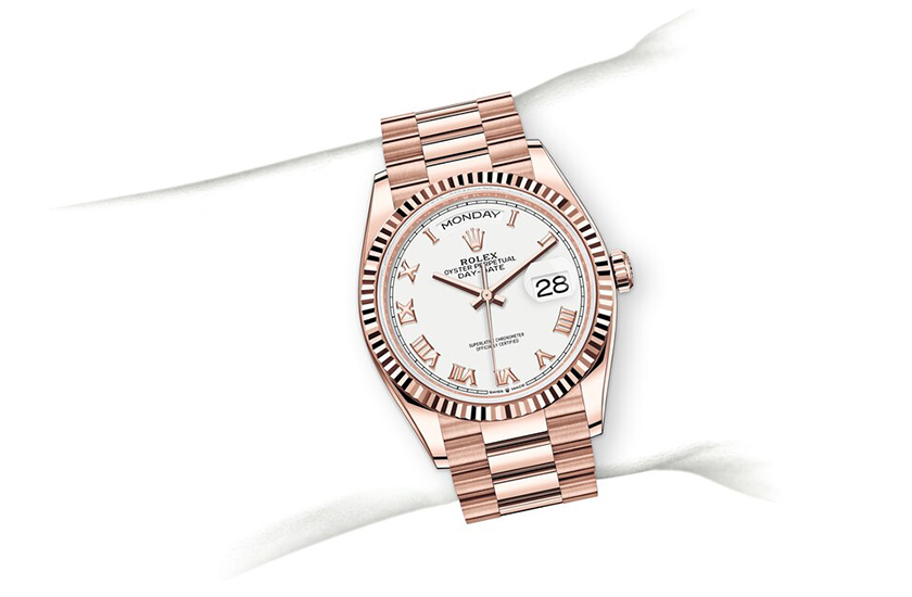 Simulation wrist Rolex Day-Date 36 Everose gold and White Dial in Relojería Alemana