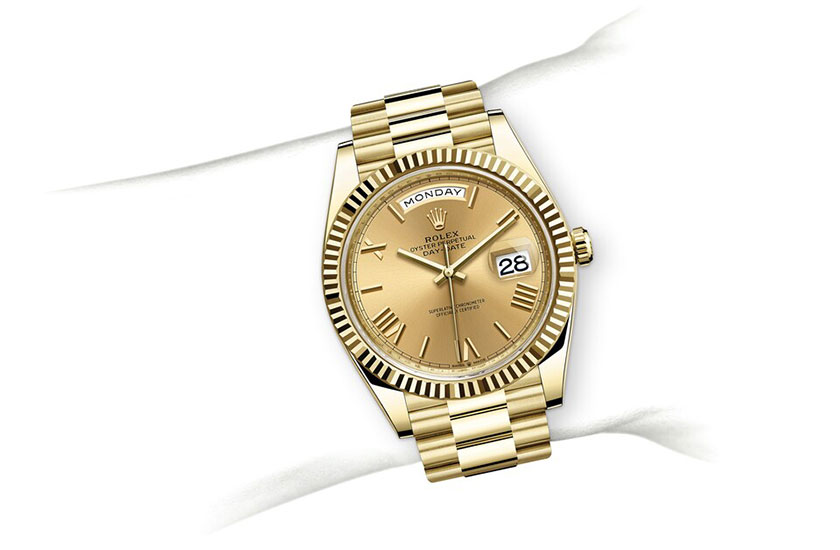 Simulation wrist Rolex Day-Date 40 yellow gold and champagne-colour dial in Relojería Alemana