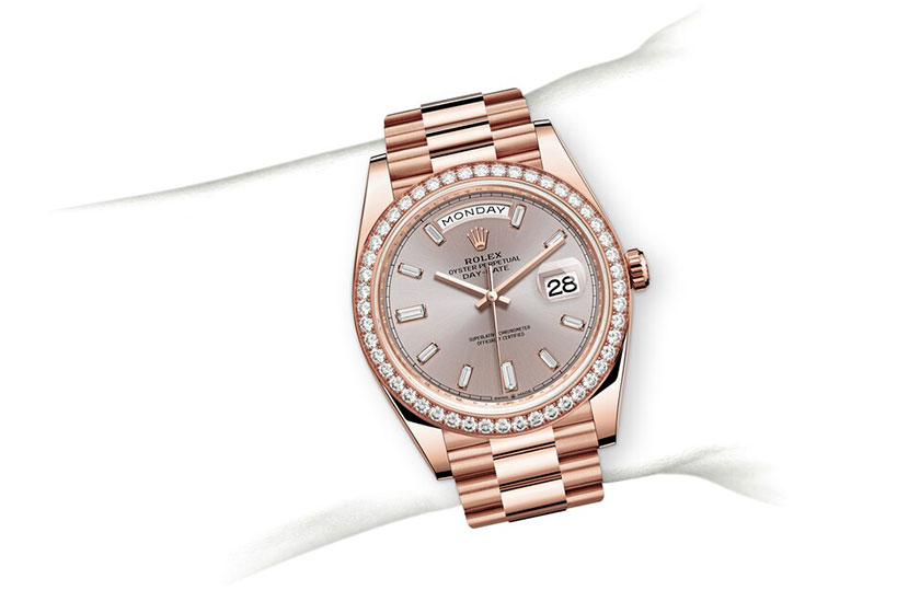 Simulation wrist Rolex Day-Date 40 Everose gold, diamonds and sundust dial set with diamonds in Relojería Alemana