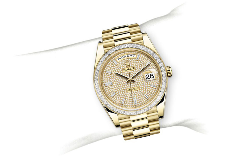 Simulation wrist Rolex Day-Date 40 yellow gold and diamonds diamond-paved dial in Relojería Alemana